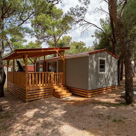 Camp Porat Hotell Povljana Exteriör bild