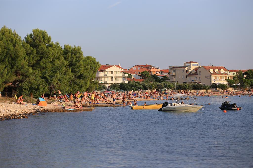 Camp Porat Hotell Povljana Exteriör bild