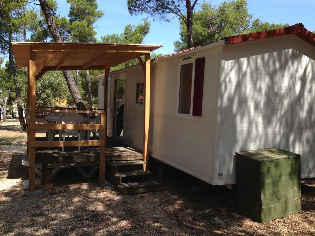 Camp Porat Hotell Povljana Exteriör bild