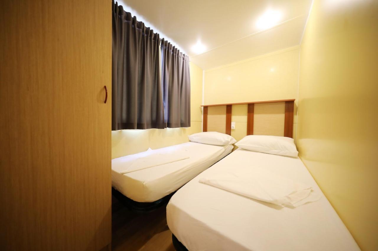 Camp Porat Hotell Povljana Exteriör bild