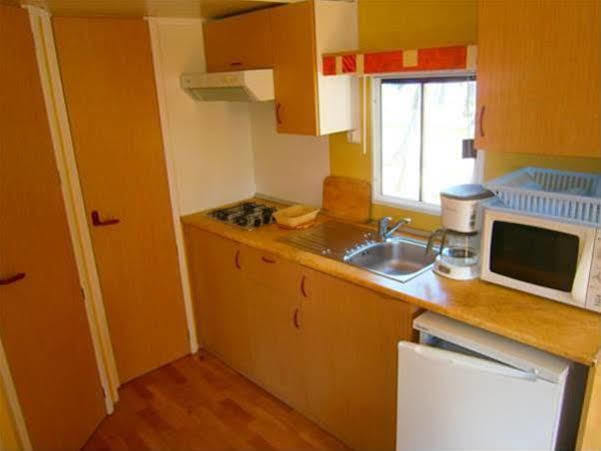 Camp Porat Hotell Povljana Exteriör bild