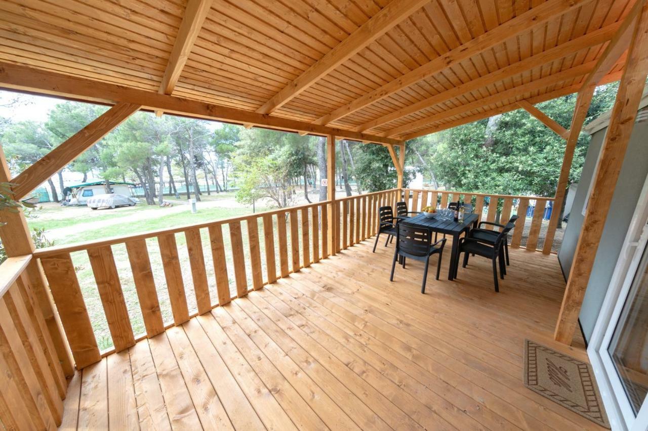 Camp Porat Hotell Povljana Exteriör bild