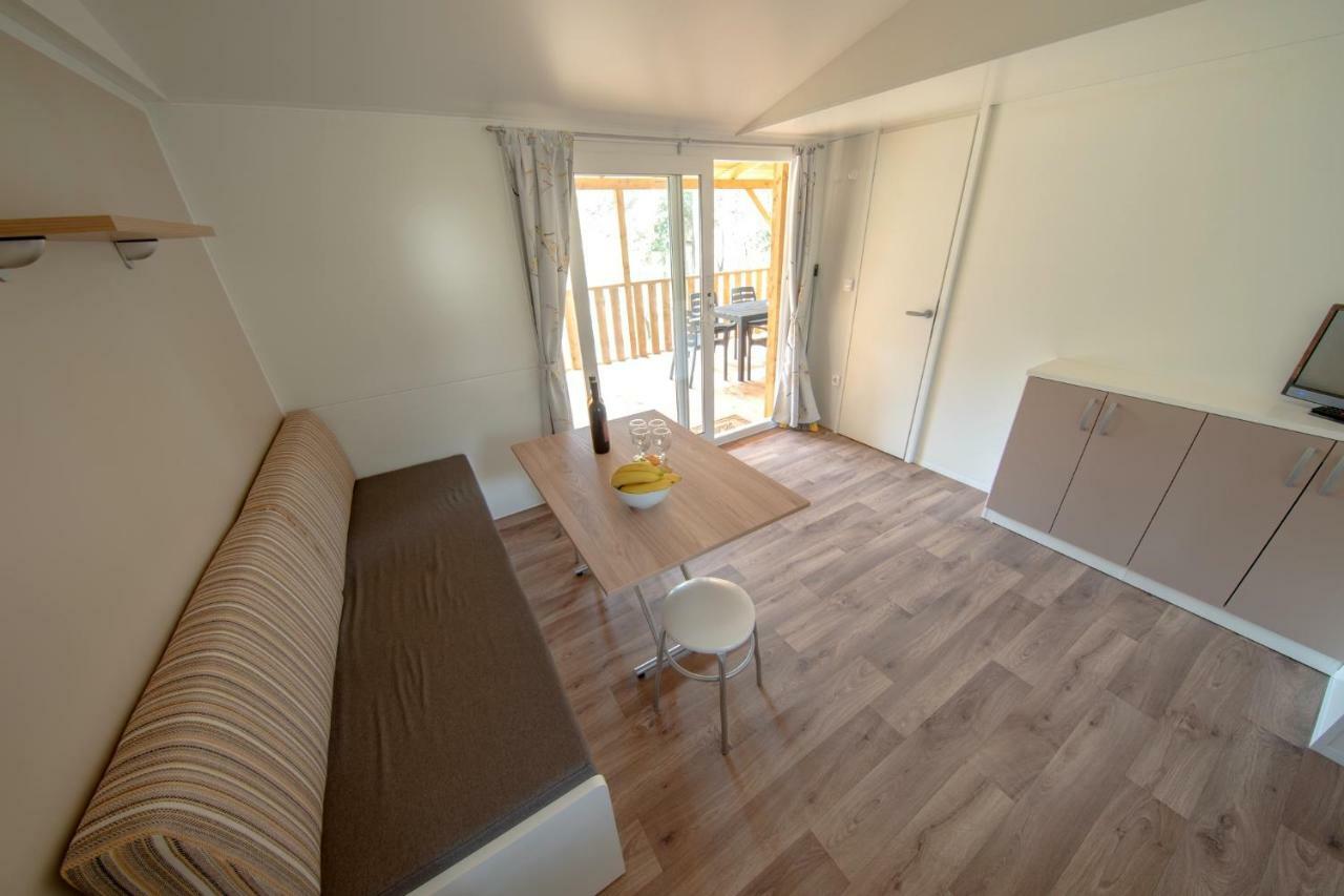 Camp Porat Hotell Povljana Exteriör bild