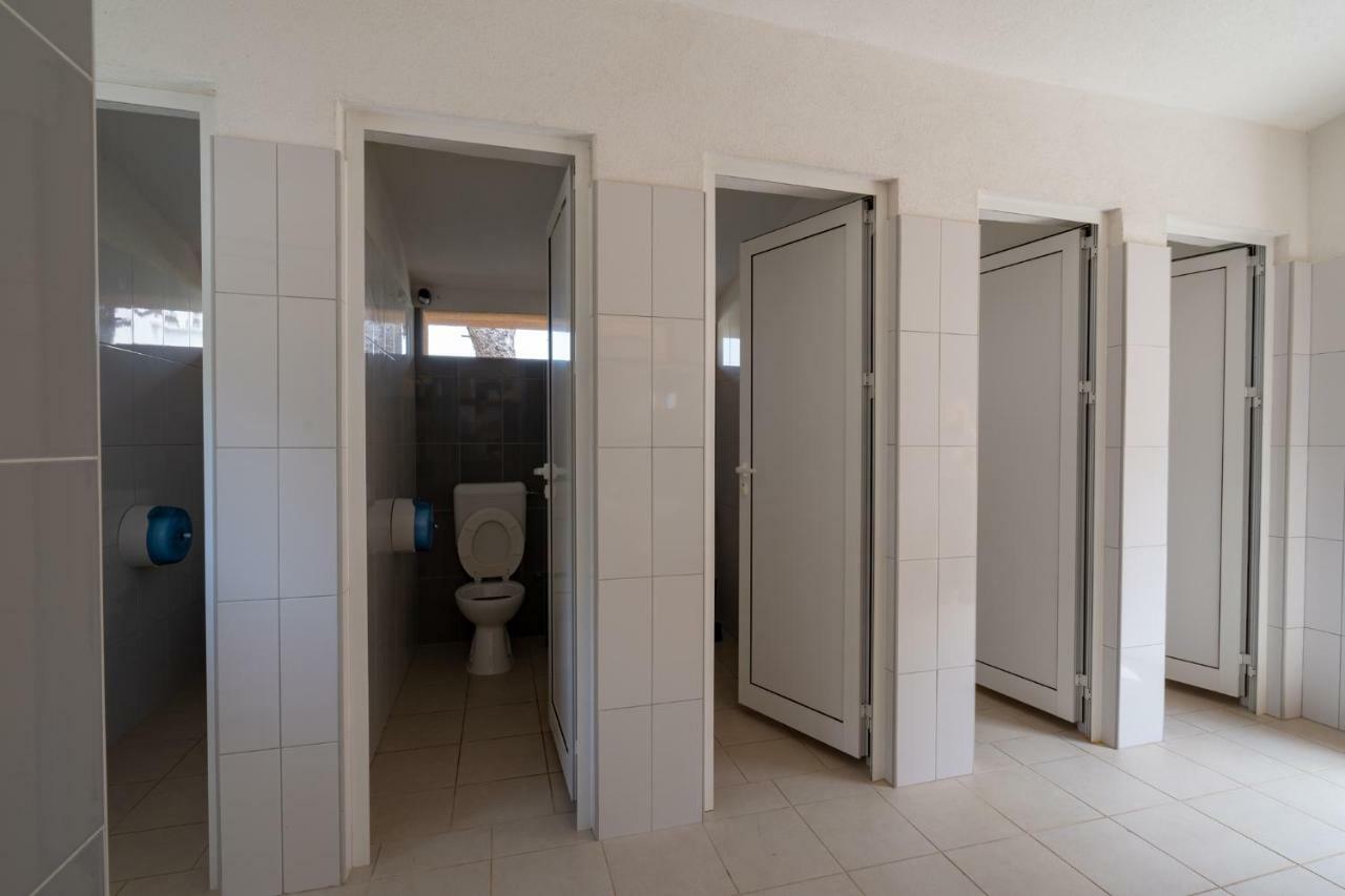 Camp Porat Hotell Povljana Exteriör bild