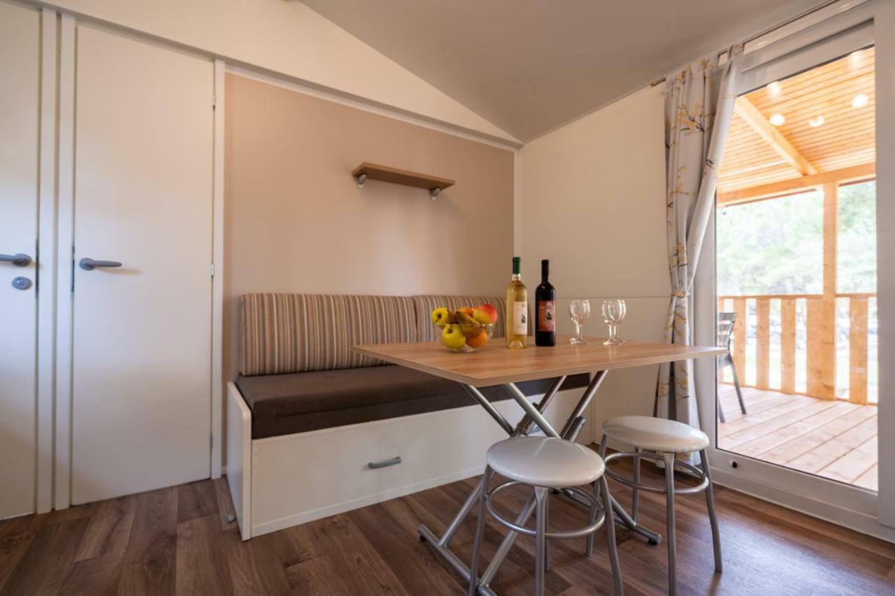 Camp Porat Hotell Povljana Exteriör bild